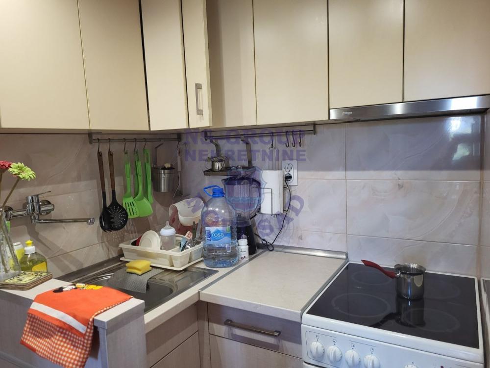 Slika 2 - Dvoiposoban, 52m2, Grbavica Novi Sad, sa terasom