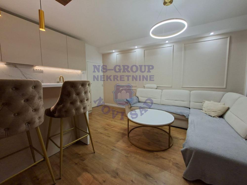 Slika 2 - Dvoiposoban 53m2 Železnička stanica - 560342