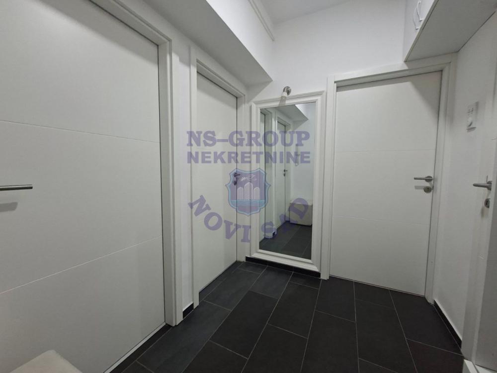 Slika 3 - Dvoiposoban 53m2 Železnička stanica - 560342