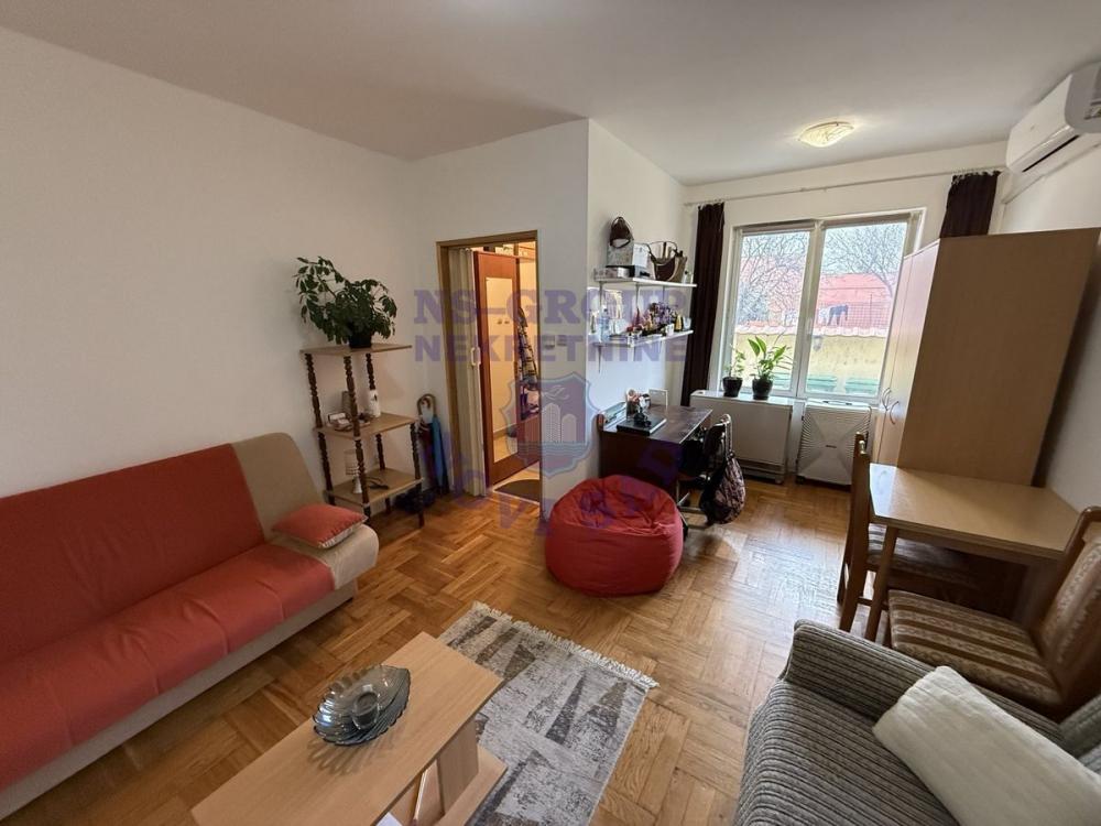 Slika 2 - Garsonjera 27m2 Bulevar patrijarha Pavla - 560130