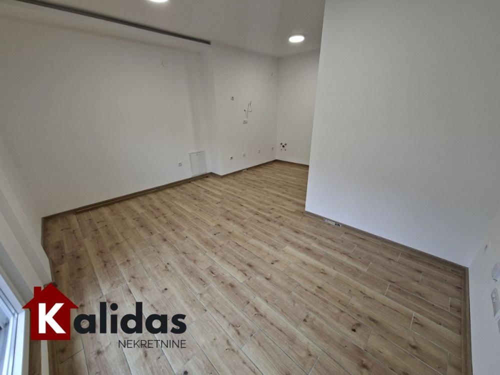 Slika 3 - Stan,NOVI SAD,TELEP,kv: 23, € 66840, ID: 1008383