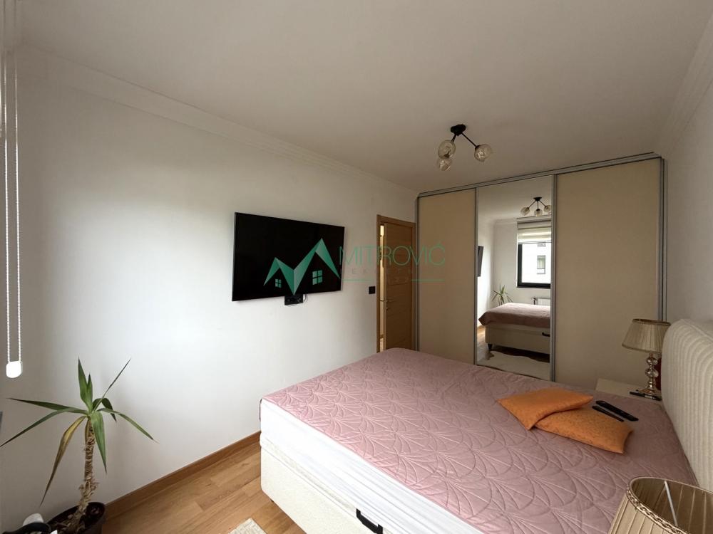 Slika 4 - Kompletno opremljen stan (72m2) u ekskluzivnom kompleksu na Sajmu 