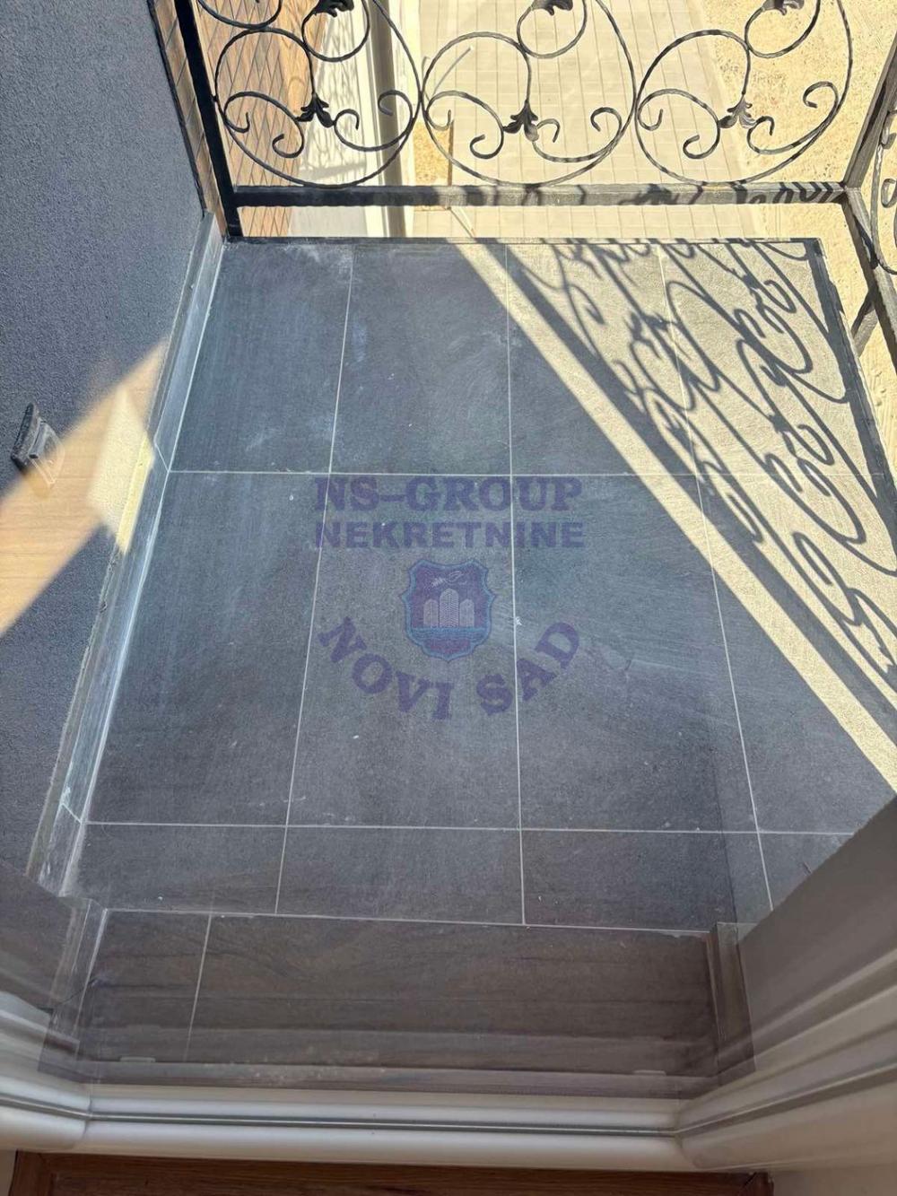 Slika 0 - Odličan stan sa spavaćom sobom.