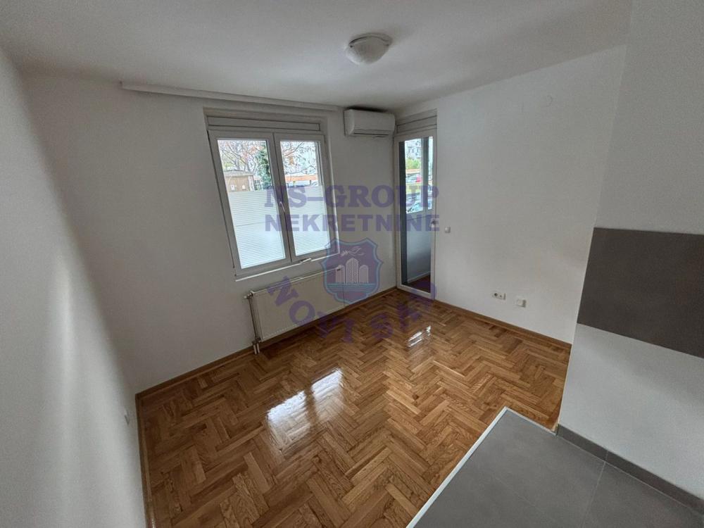 Slika 4 - 559146-Jednoiposoban-26m2-Zeleznicka stanica