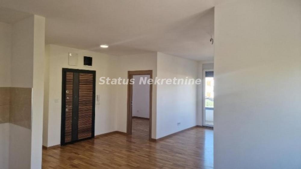 Slika 4 - Petrovaradin - trosoban , neuseljavan stan