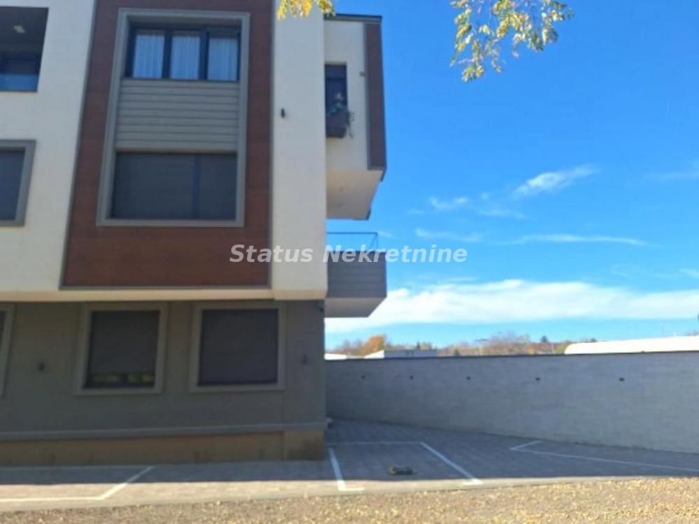 Slika 10 - Petrovaradin - trosoban , neuseljavan stan