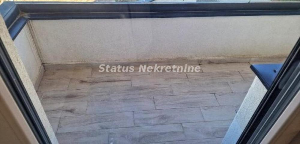 Slika 6 - Petrovaradin - trosoban , neuseljavan stan