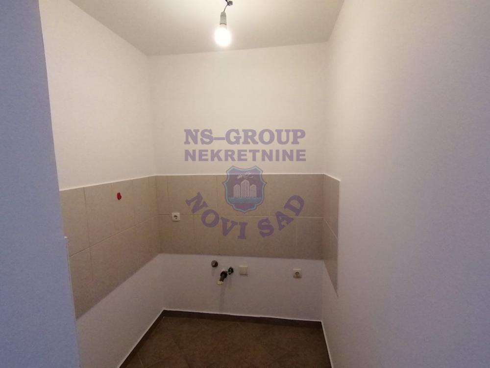 Slika 4 - Jednoiposoban, 39m2, Detelinara Novi Sad, sa terasom