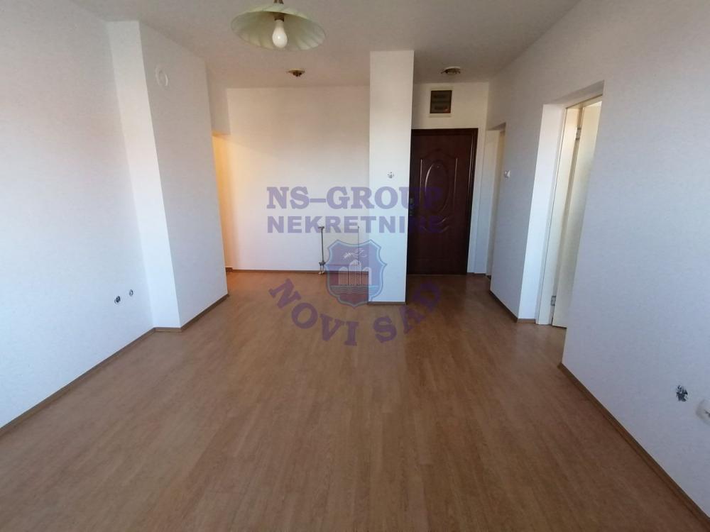 Slika 6 - Jednoiposoban, 39m2, Detelinara Novi Sad, sa terasom