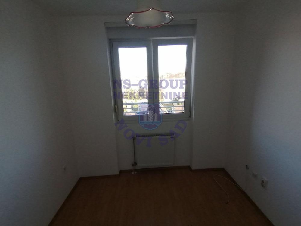 Slika 3 - š:560418 Jednoiposoban stan Detelinara