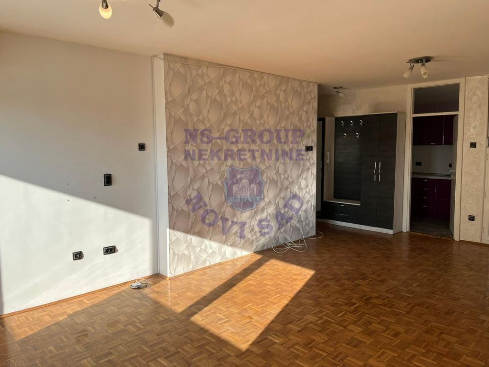 Slika 1 - Odličan trosoban stan na LImanu 4! 