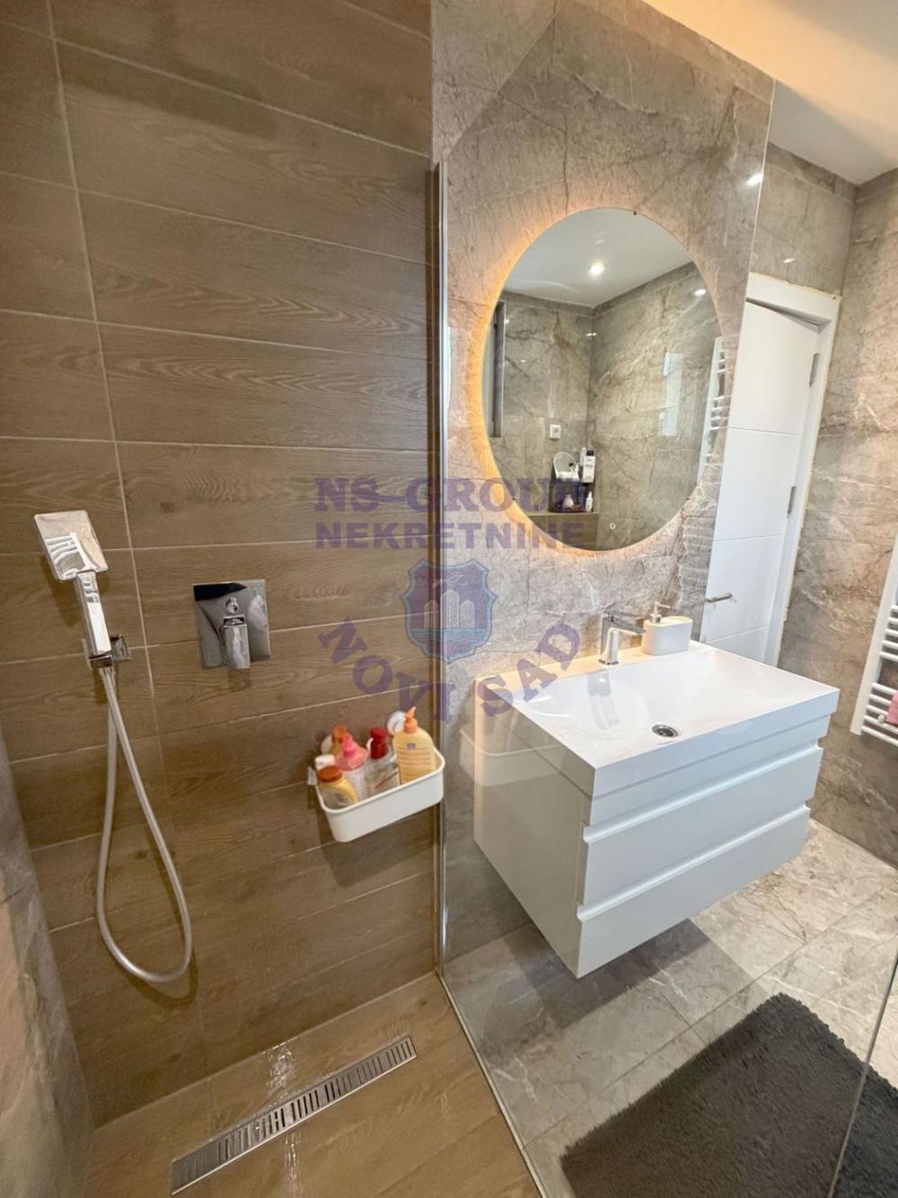 Slika 9 - Š: 560442 Trosoban duplex na Bulevaru!