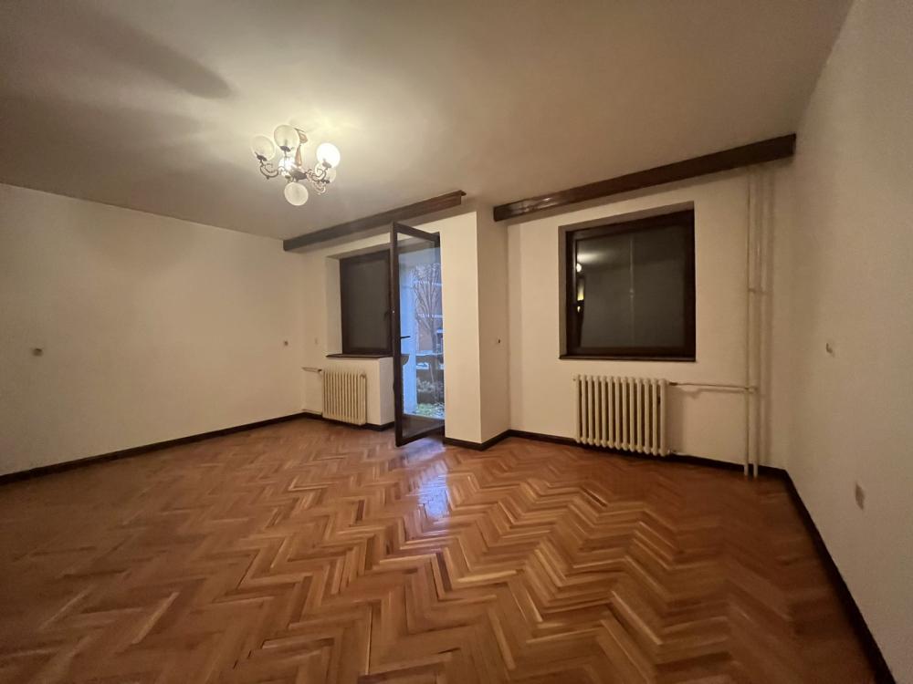 Slika 0 - Trosoban stan - Bulevar patrijarha Pavla - gratis terasa