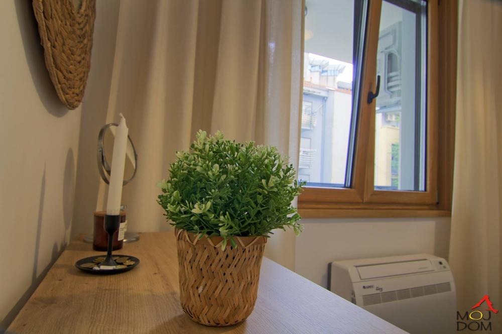 Slika 11 - Stan,NOVI SAD,BULEVAR,kv: 39, € 159900, ID: 1031492