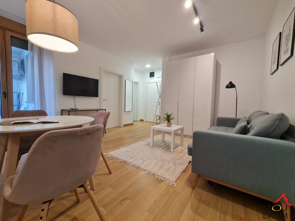 Slika 1 - Stan,NOVI SAD,BULEVAR,kv: 39, € 159900, ID: 1031492