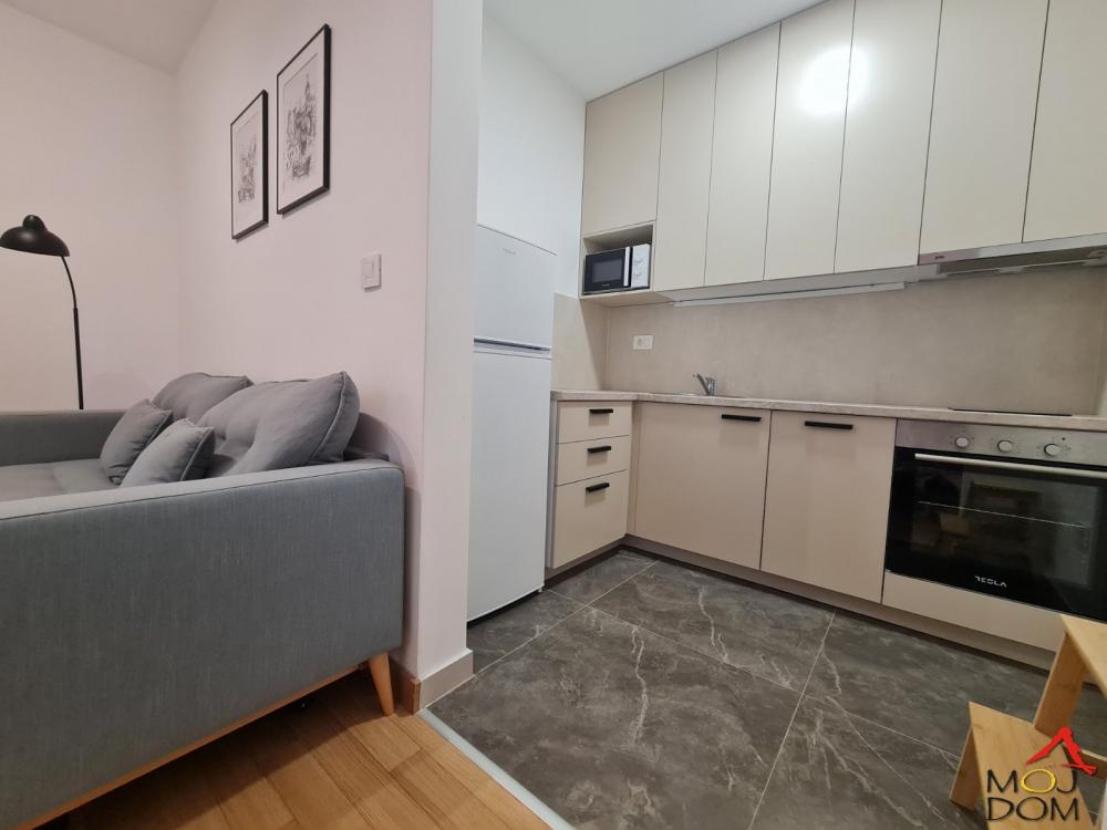 Slika 6 - Stan,NOVI SAD,BULEVAR,kv: 39, € 159900, ID: 1031492