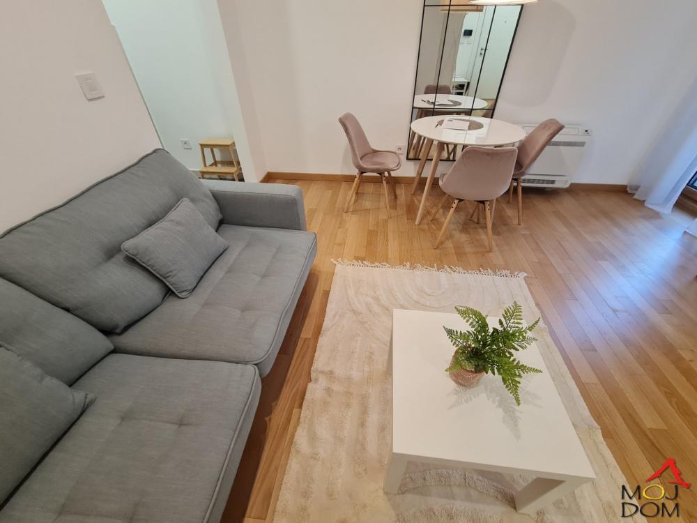 Slika 7 - Stan,NOVI SAD,BULEVAR,kv: 39, € 159900, ID: 1031492