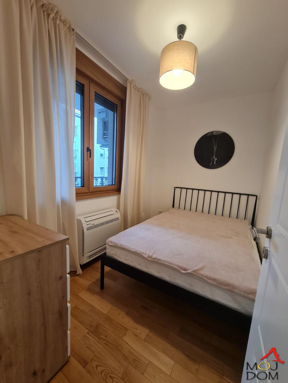 Slika 10 - Stan,NOVI SAD,BULEVAR,kv: 39, € 159900, ID: 1031492