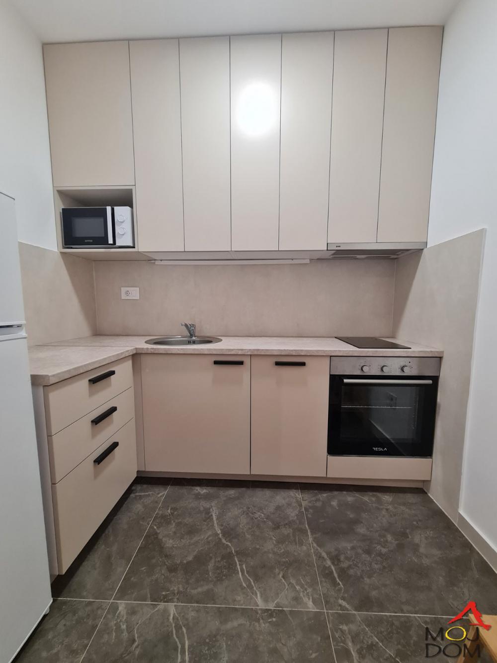 Slika 5 - Stan,NOVI SAD,BULEVAR,kv: 39, € 159900, ID: 1031492