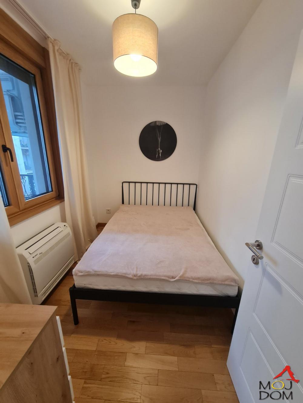 Slika 8 - Stan,NOVI SAD,BULEVAR,kv: 39, € 159900, ID: 1031492