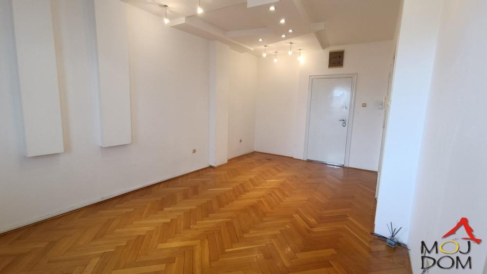 Glavna slika -Stan,NOVI SAD,BULEVAR,kv: 46, € 142140, ID: 1031433