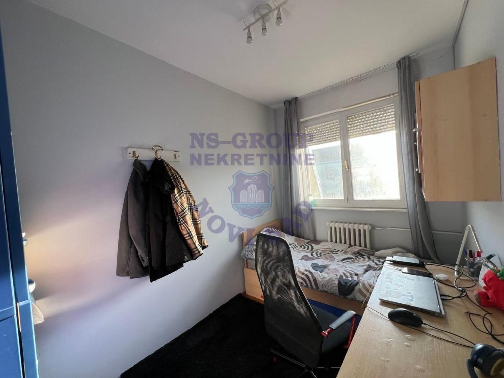 Slika 4 - Š: 560463 Odličan četvorosoban stan na Grbavici!