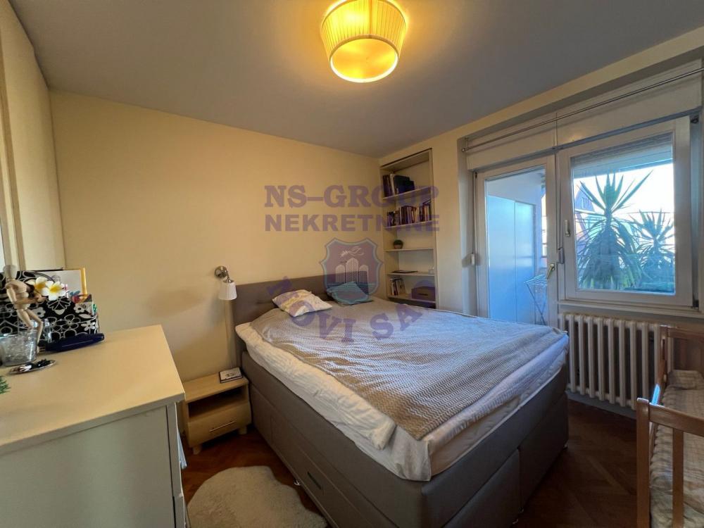 Slika 3 - Š: 560463 Odličan četvorosoban stan na Grbavici!