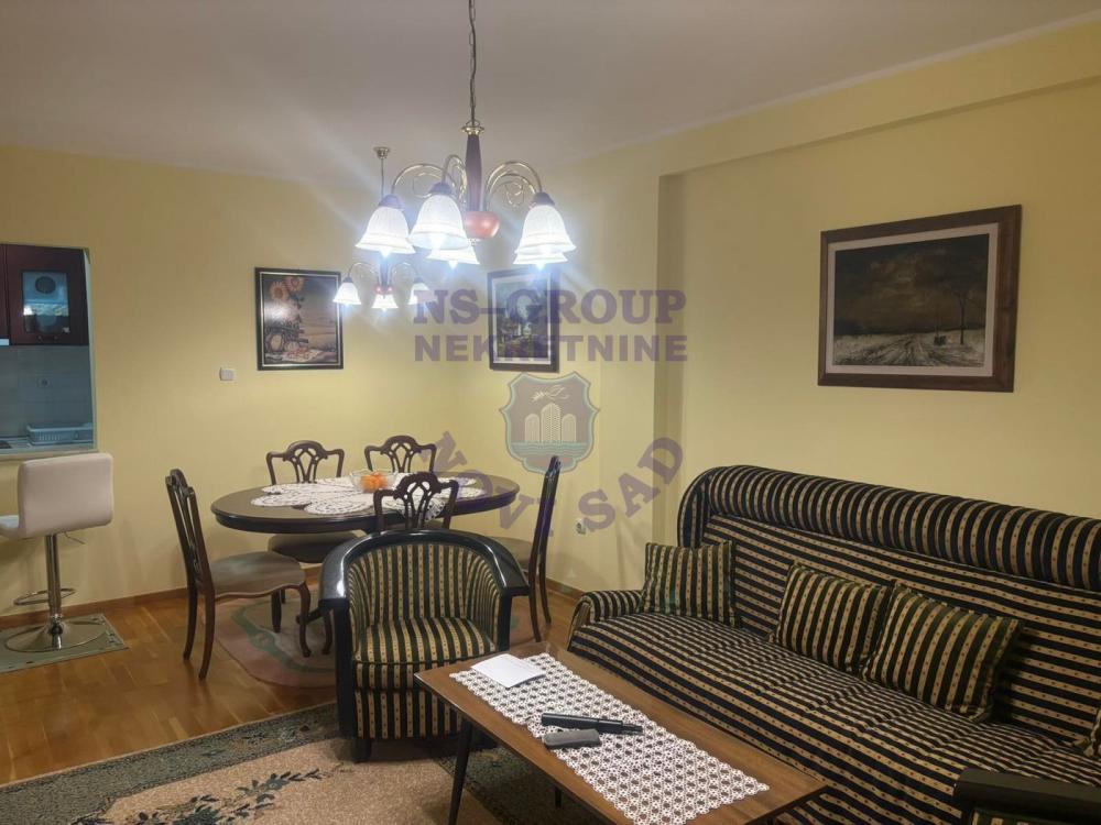 Slika 5 - Trosoban stan na Limanu 4!