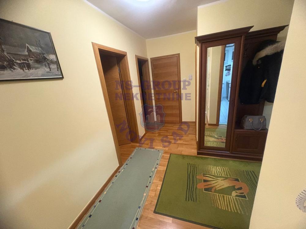 Slika 9 - Trosoban stan na Limanu 4!