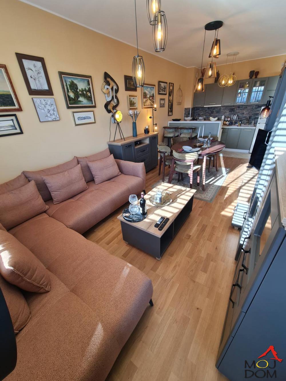 Slika 7 - Stan,NOVI SAD,SOMBORSKI BULEVAR,kv: 59, € 184500, ID: 1031535