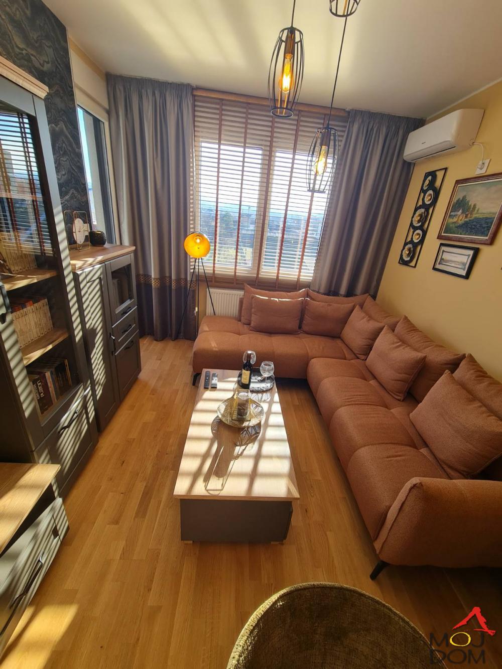 Slika 1 - Stan,NOVI SAD,SOMBORSKI BULEVAR,kv: 59, € 184500, ID: 1031535