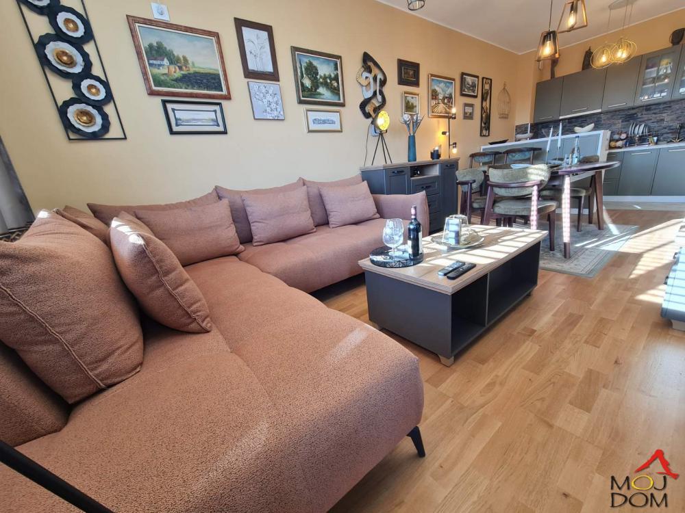 Slika 3 - Stan,NOVI SAD,SOMBORSKI BULEVAR,kv: 59, € 184500, ID: 1031535