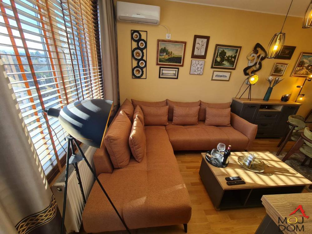 Slika 2 - Stan,NOVI SAD,SOMBORSKI BULEVAR,kv: 59, € 184500, ID: 1031535