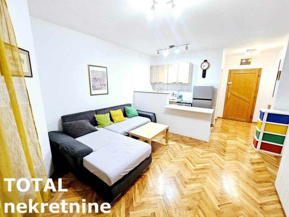 Glavna slika -Stan,NOVI SAD,CENTAR,kv: 26.00, € 85000, ID: 1101713