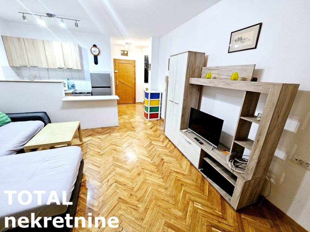 Slika 7 - Stan,NOVI SAD,CENTAR,kv: 26.00, € 85000, ID: 1101713