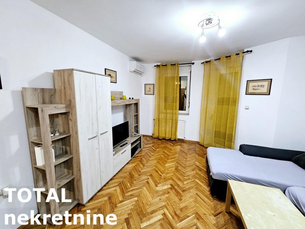 Slika 3 - Stan,NOVI SAD,CENTAR,kv: 26.00, € 85000, ID: 1101713