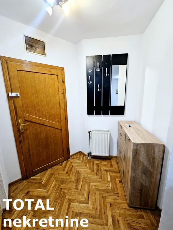 Slika 5 - Stan,NOVI SAD,CENTAR,kv: 26.00, € 85000, ID: 1101713