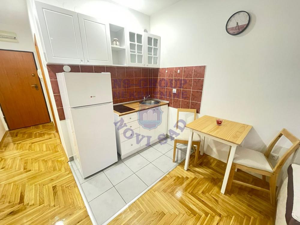 Slika 4 - 553601-Prelepa namestena garsonjera!