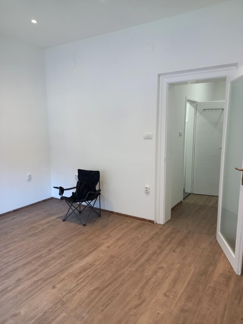 Slika 3 - Stan,NOVI SAD,CENTAR,kv: 47, € 159700, ID: 1019281