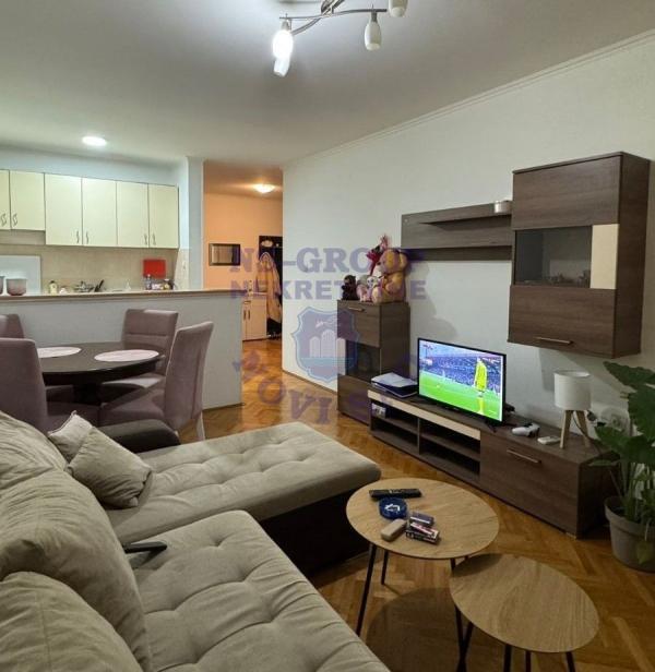 Glavna slika -Odličan dvosoban stan na Sajmu! 