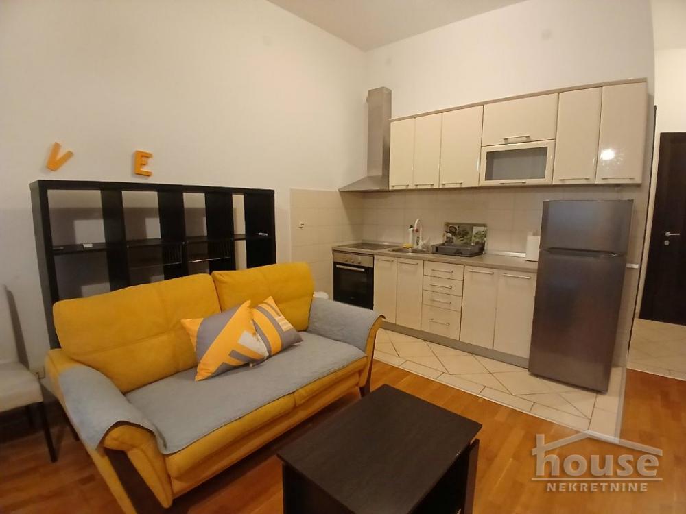 Slika 5 - Stan,NOVI SAD,BULEVAR,kv: 36.00, € 144000, ID: 1065114