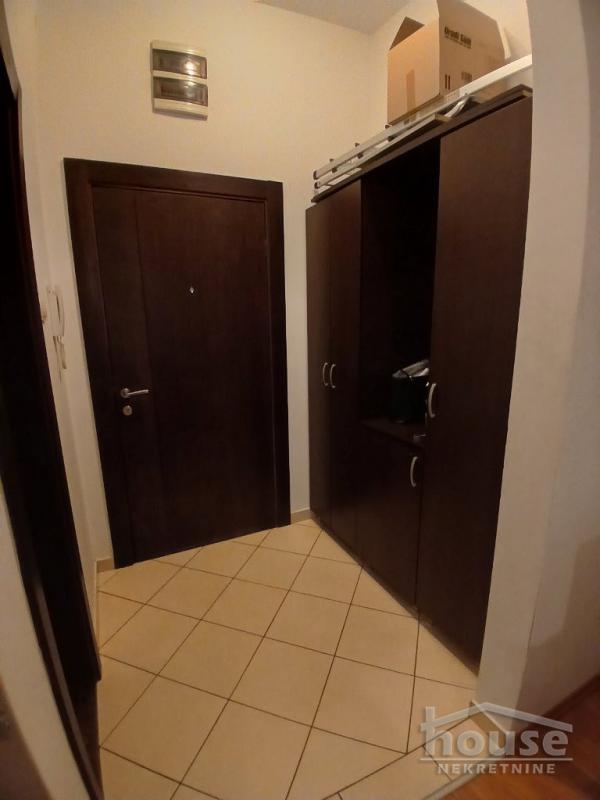 Slika 8 - Stan,NOVI SAD,BULEVAR,kv: 36.00, € 144000, ID: 1065114