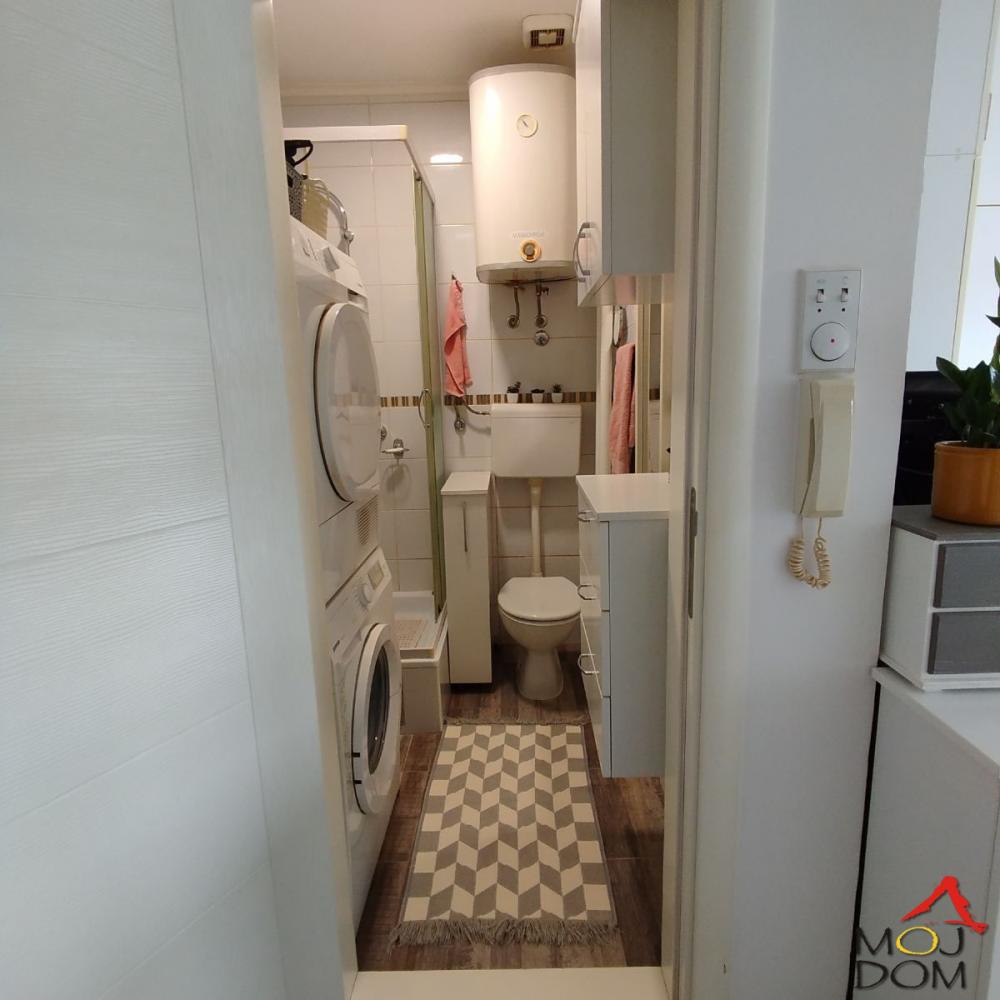 Slika 5 - Stan,NOVI SAD,KEJ,kv: 19, € 92200, ID: 1031528