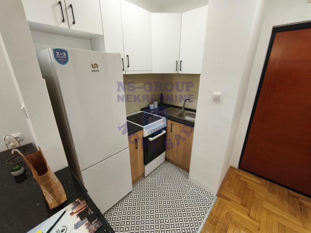 Slika 2 - 560797-Predstavljamo Vam izuzetnu garsonjeru bez trunke ulaganja sa odvojenim delom za spavanje