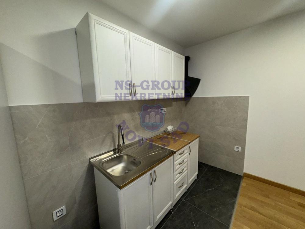 Slika 3 - Dvosoban, 45m2, Podbara Novi Sad, sa terasom, sa parkingom