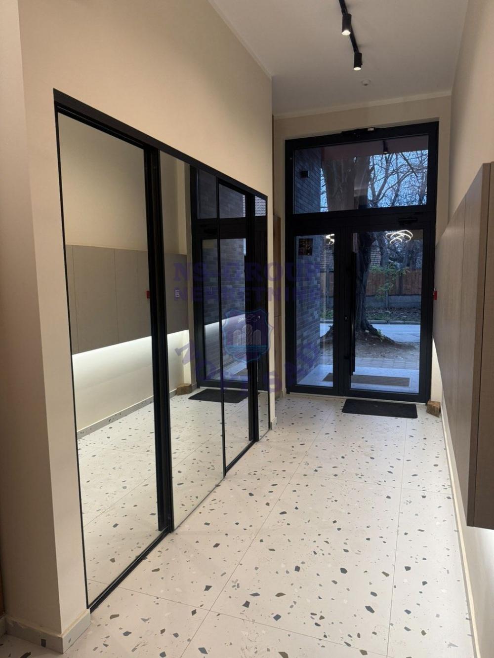 Slika 9 - Dvosoban, 45m2, Podbara Novi Sad, sa terasom, sa parkingom