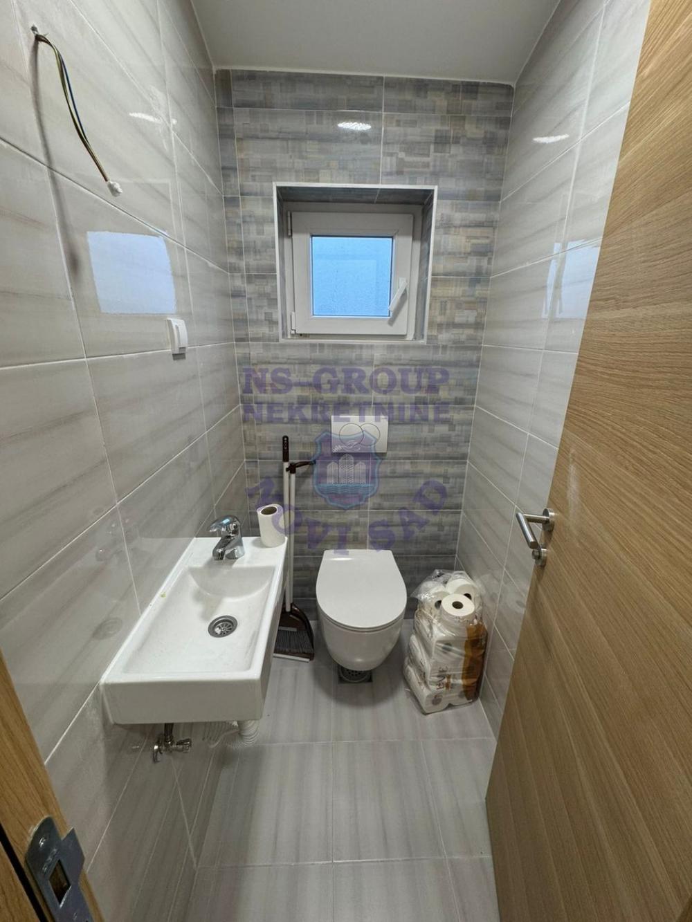 Slika 8 - Troiposoban, 71m2, Klisa Novi Sad, sa terasom, sa parkingom