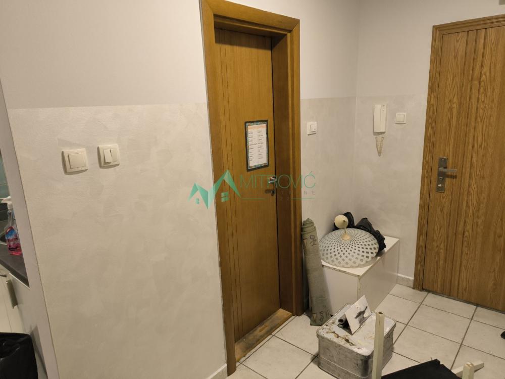 Slika 3 - Novi Sad, Bulevar Evrope - Komforna garsonjera na odličnoj lokaciji 