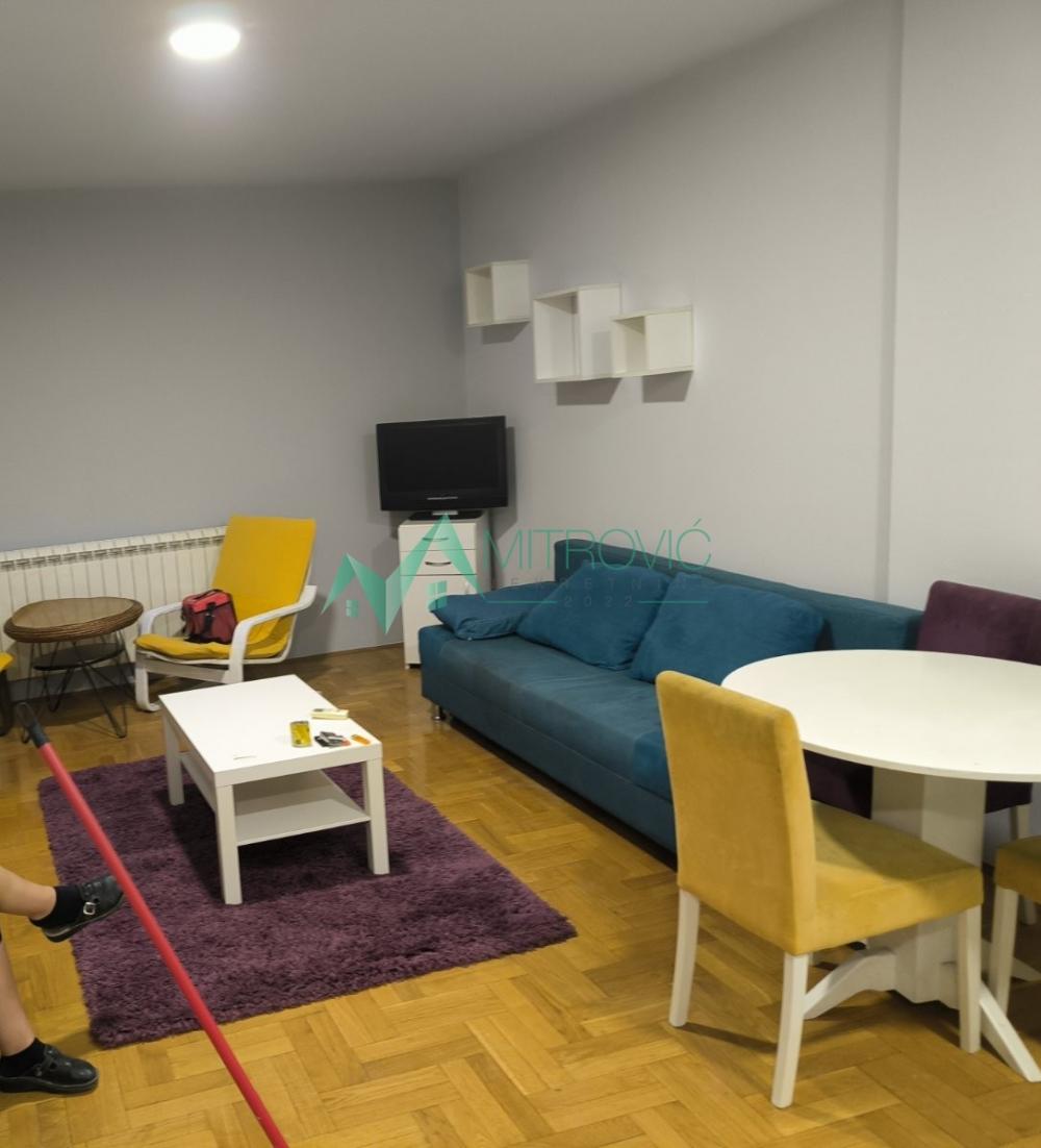 Slika 1 - Novi Sad, Bulevar Evrope - Komforna garsonjera na odličnoj lokaciji 