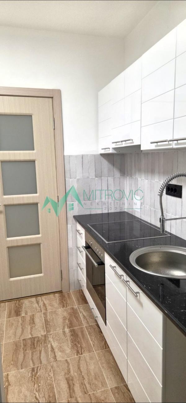 Slika 2 - Atraktivna lokacija, vrhunski renoviran stan spreman za useljenje!